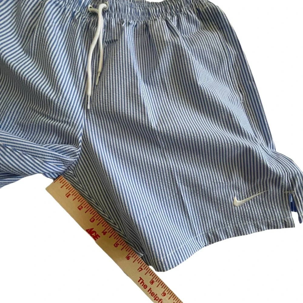 Nike Swim Trunks Mens Medium Blue White Seersucker Striped NWT Beach Summer 5in